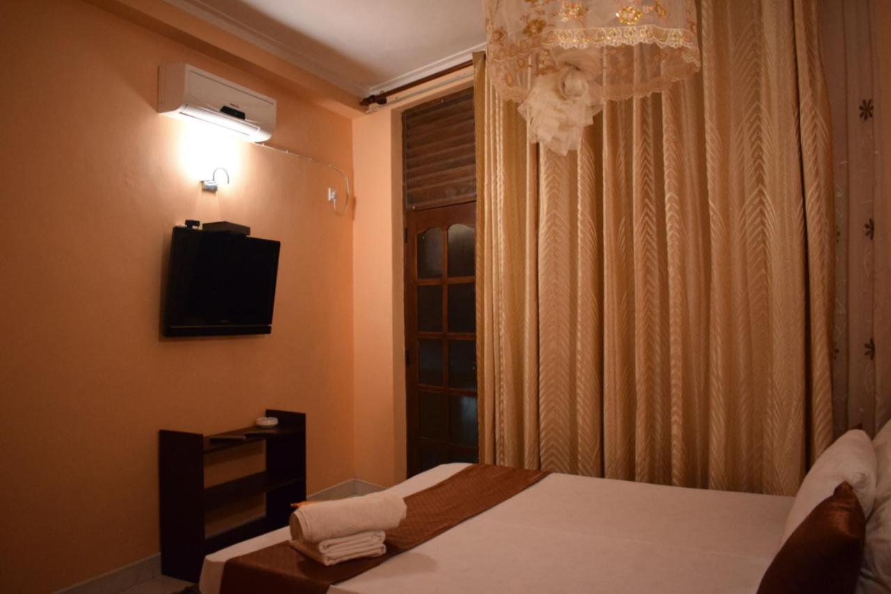 Grand Resort Канди Екстериор снимка
